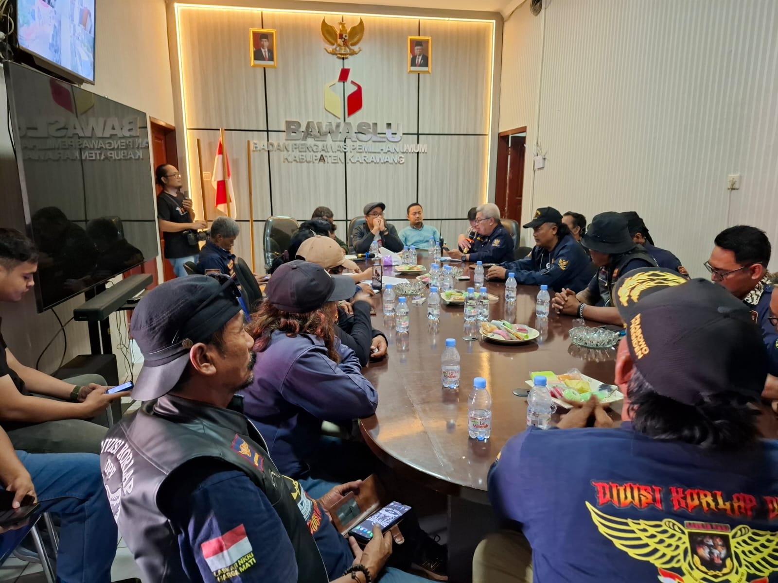 Audiensi Laskar NKRI di Bawaslu Karawang 041024
