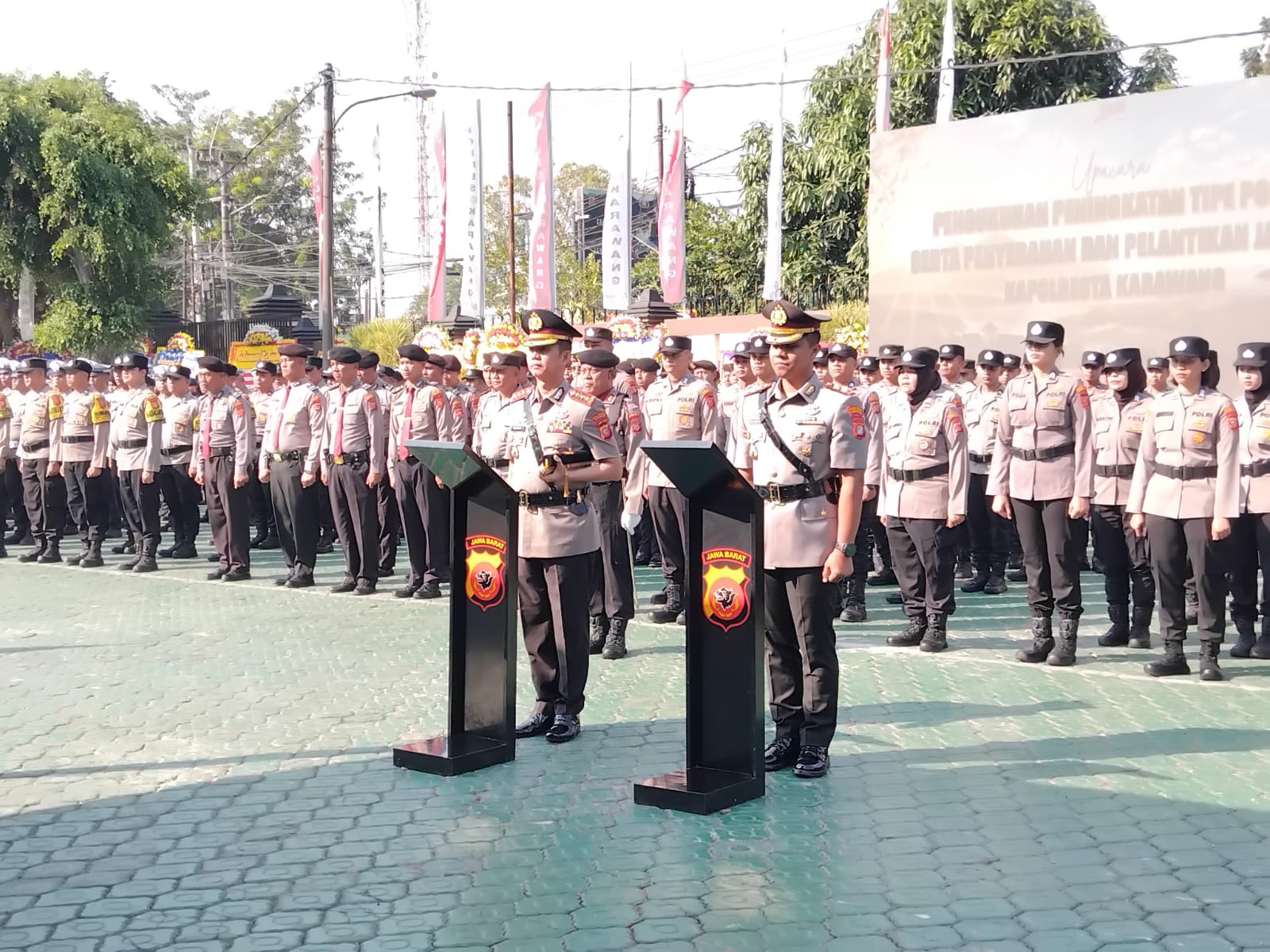 Sertijan Kapolresta Karawang dari Fiki Novian Ardiansyah, S.H., S.I.K., M.K.P., M.Si. kepada Kombes Pol. Mario Prahatinto, S.H., M.Si.  Senin (27/07/2026).