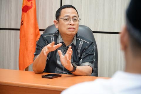Puadi saat memberikan arahan kepada Jajaran Bawaslu Kabupaten Karawang, Karawang (05/06/2026)