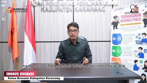 Engkus Kusnadi Ketua Bawaslu Kabupaten Karawang saat diwawancarai keterbukaan Infromasi Publik oleh tim Humas, Kamis (23/07/2026).