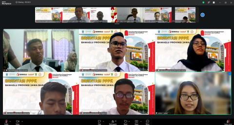 Para pesesrta Orientasi PPPK dari Bawaslu Kabupaten Karawang saat mengikuti materi kelas melalu daring (zoom meeting) Rabu, (22/06/2026).