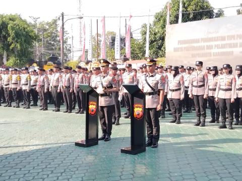 Sertijan Kapolresta Karawang dari Fiki Novian Ardiansyah, S.H., S.I.K., M.K.P., M.Si. kepada Kombes Pol. Mario Prahatinto, S.H., M.Si.  Senin (27/07/2026).