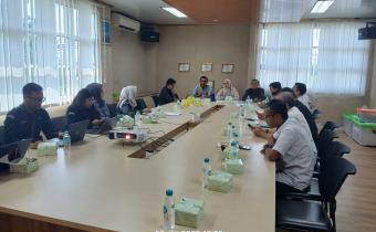 Ade Permana selaku Kordiv P2HM Bawaslu Karawang menghadiri Pleno Terbuka Pemutakhiran Data Pemilih Berkelanjutan Triwulan II, Rabu (02/07/25)