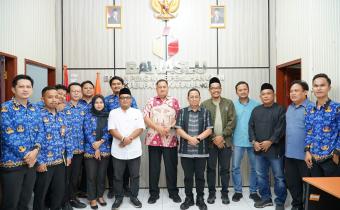 Pimpinan Bawaslu RI Puadi bersama Jajaran Bawaslu  Jawa Barat dan Bawaslu Kabupaten Karawang  di Kantor Bawaslu Kabupaten Karawang (05/03/2026)