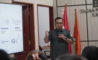 Rizal Fuad Muttaqin Kordiv. SDM Bawaslu Kabupaten Karawang saat di memberikan ucapan Hari Lingkungan Hidup Sedunia Juni, (05/06/2026).