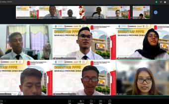 Para pesesrta Orientasi PPPK dari Bawaslu Kabupaten Karawang saat mengikuti materi kelas melalu daring (zoom meeting) Rabu, (22/06/2026).